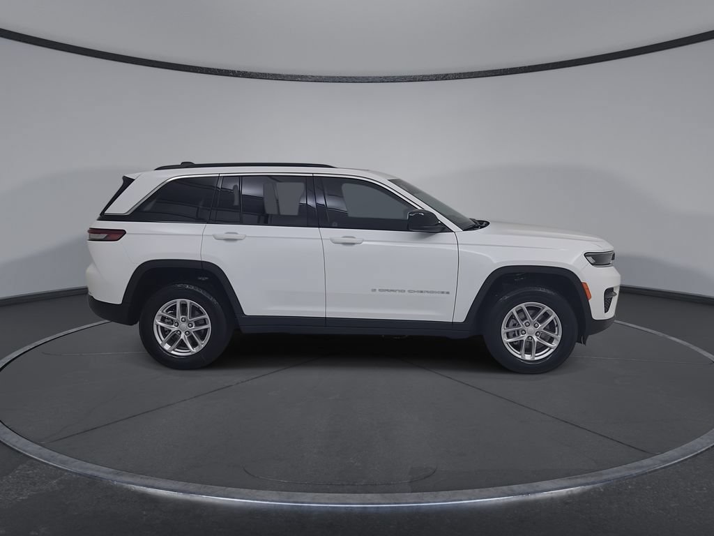 Certified 2026 Jeep Grand Cherokee Laredo X AWD/4WD image 19