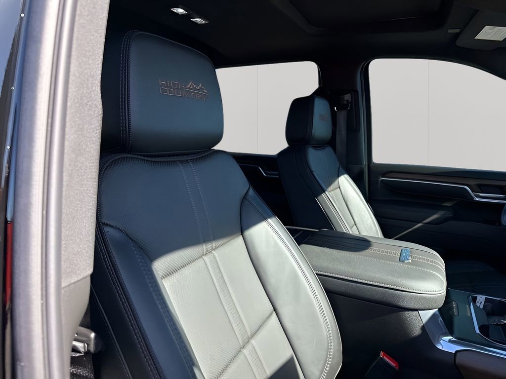 Used 2025 Chevrolet Silverado 2500 High Country w/ High Country Premium Package image 15