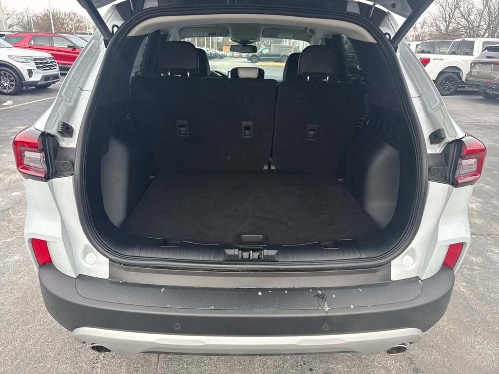 Used 2025 Ford Escape Platinum w/ Premium Technology Package image 13