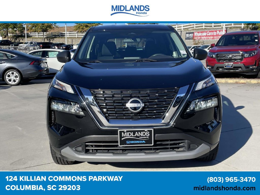 Used 2023 Nissan Rogue S AWD/4WD image 2