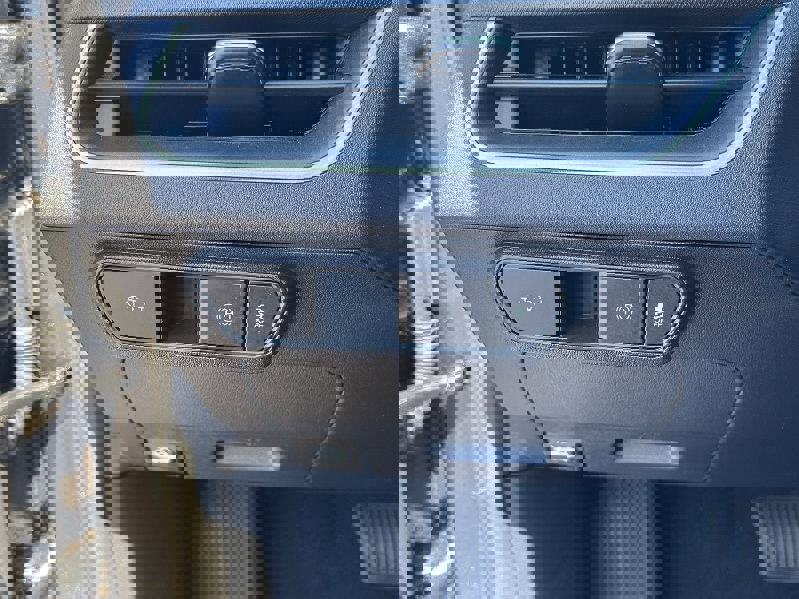 Used 2025 Kia K4 image 33