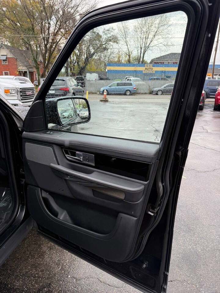 Used 2013 Land Rover Range Rover Sport HSE w/ HSE Silver Pkg image 21