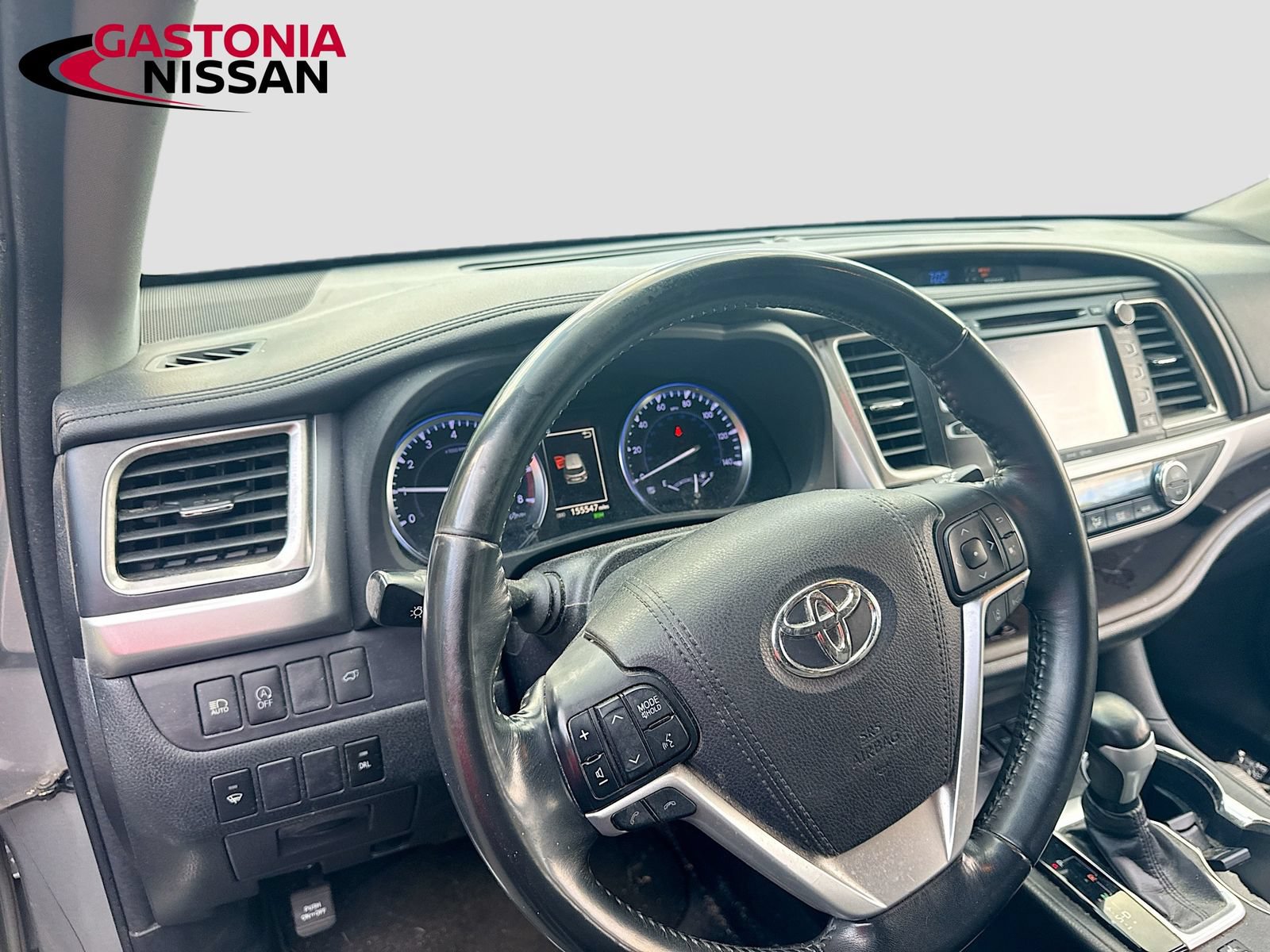 Used 2018 Toyota Highlander XLE FWD image 11
