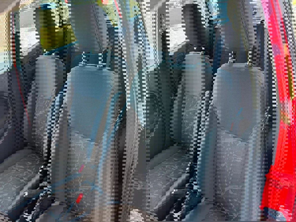 Used 2012 Ford Fiesta SE FWD image 40