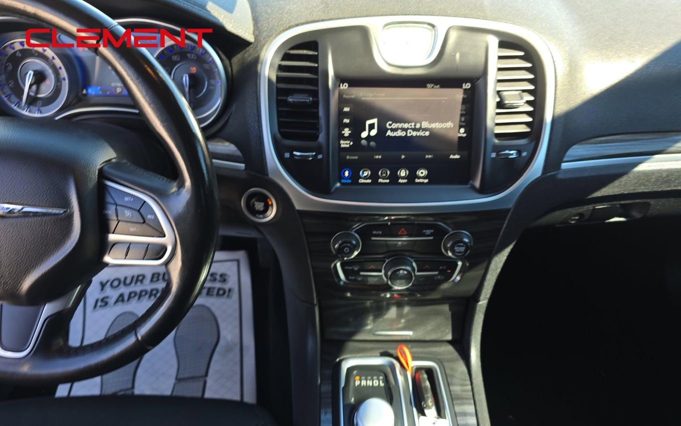 Used 2021 Chrysler 300 Touring image 17