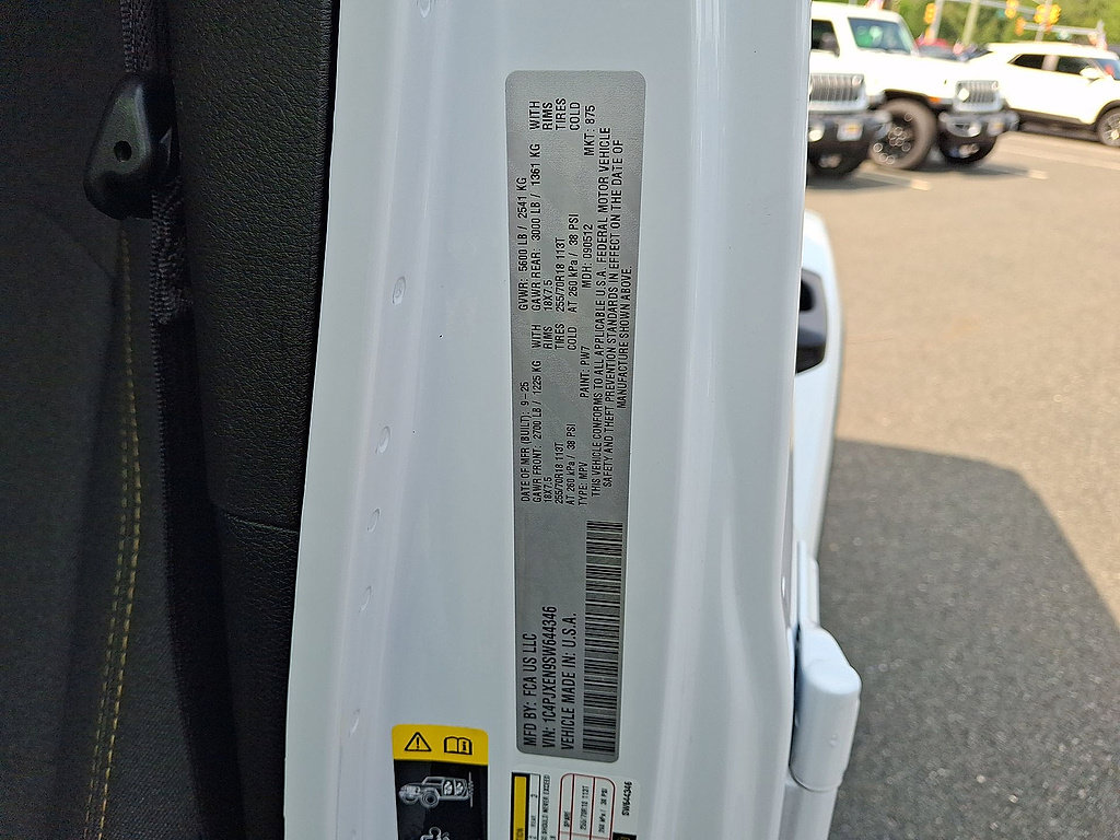 Used 2025 Jeep Wrangler Unlimited Sahara AWD/4WD image 18