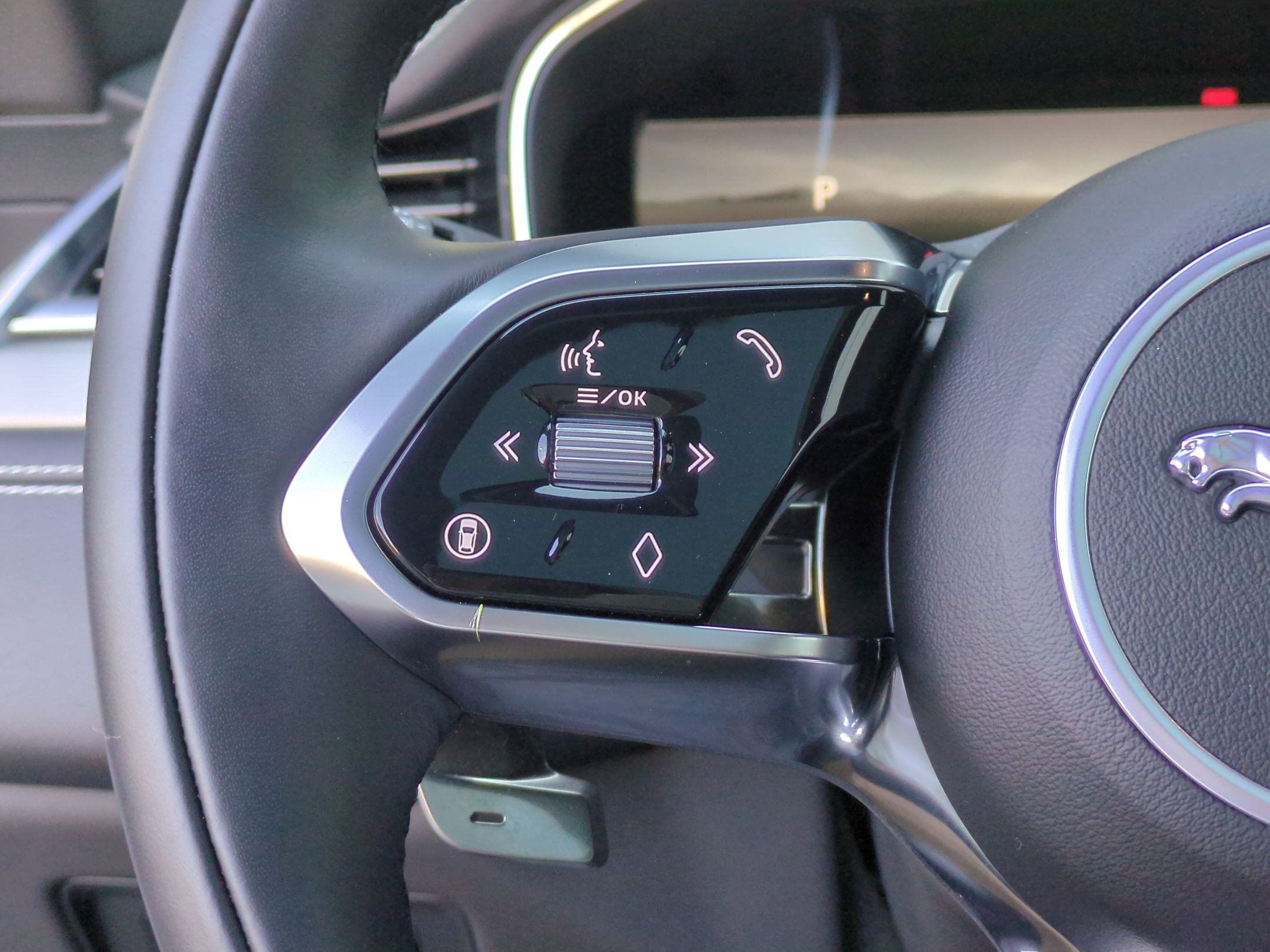 Used 2026 Jaguar F-PACE R-Dynamic S AWD/4WD image 16