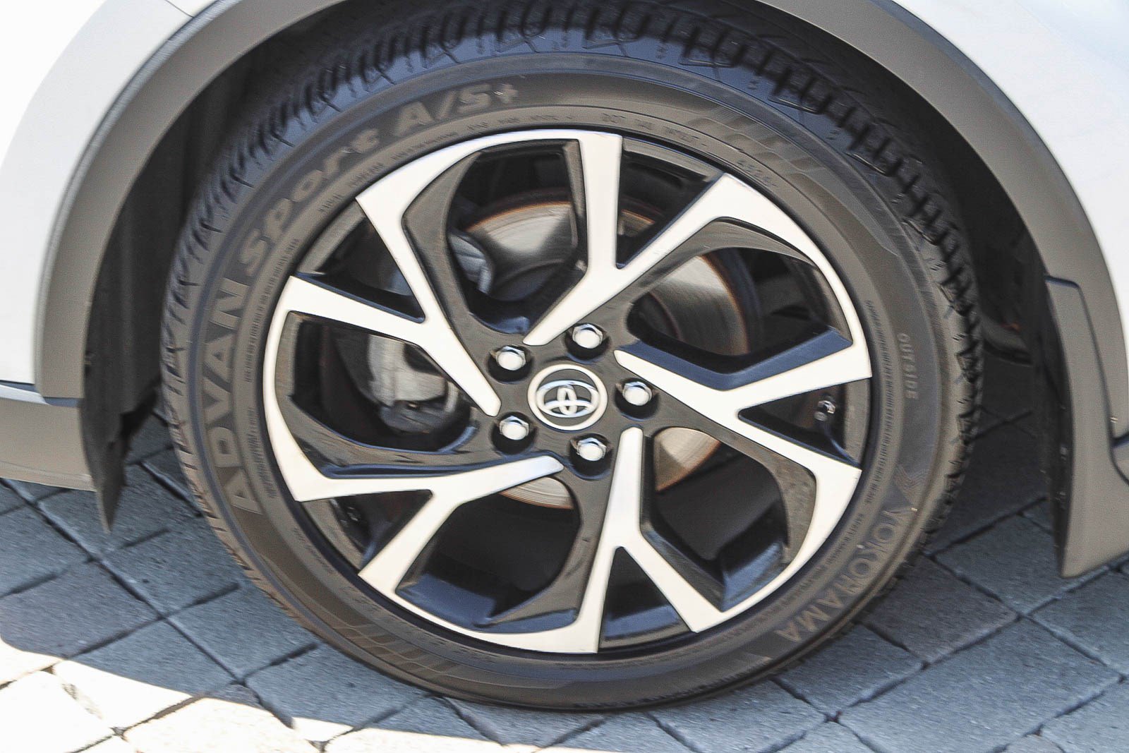 Certified 2019 Toyota C-HR XLE FWD image 13