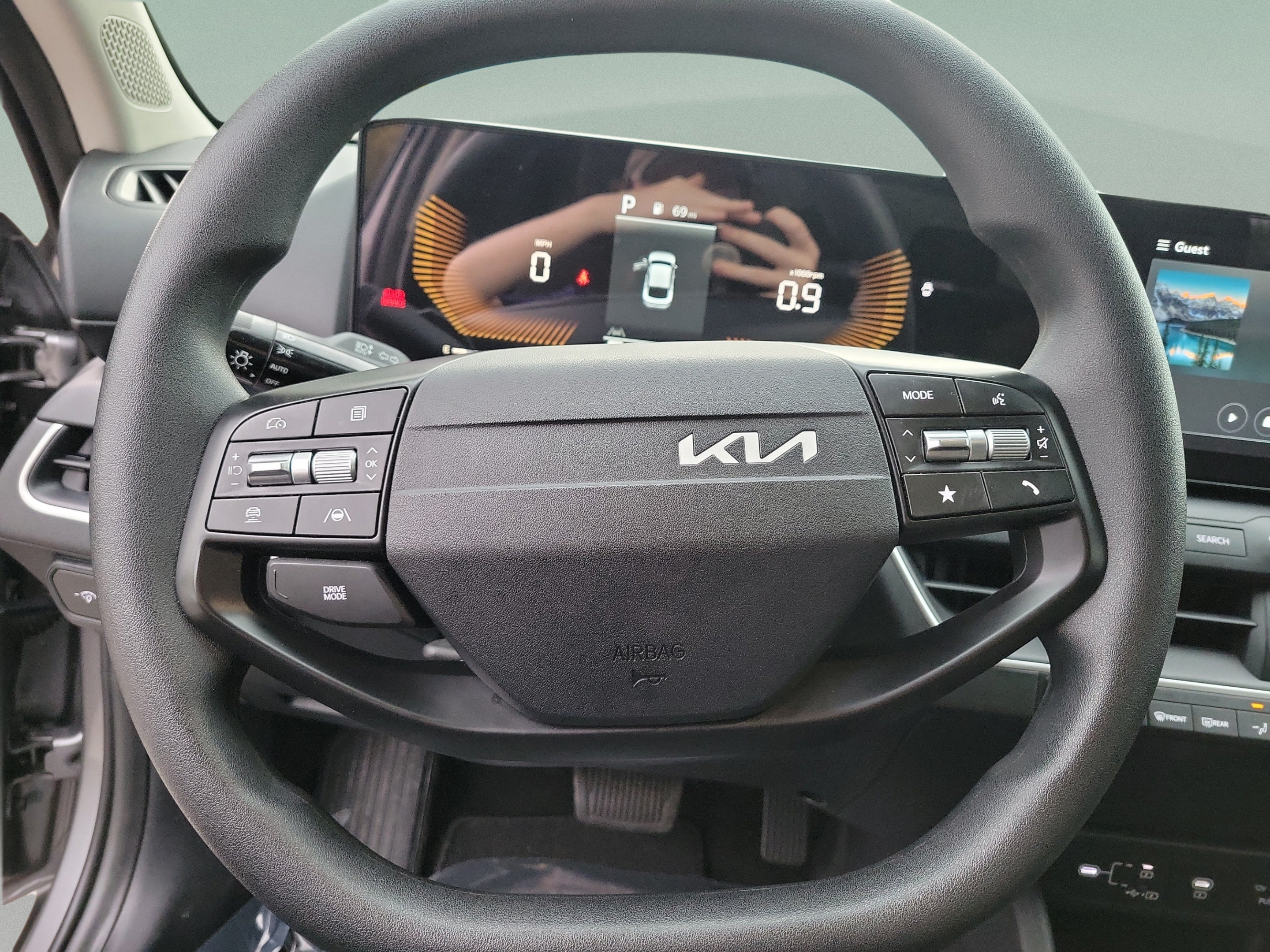 Certified 2025 Kia K4 FWD image 17