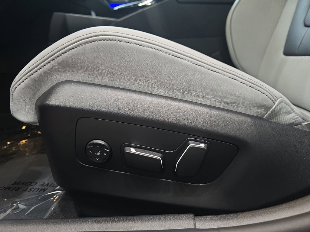 New 2026 BMW M5 w/ Carbon Package image 27