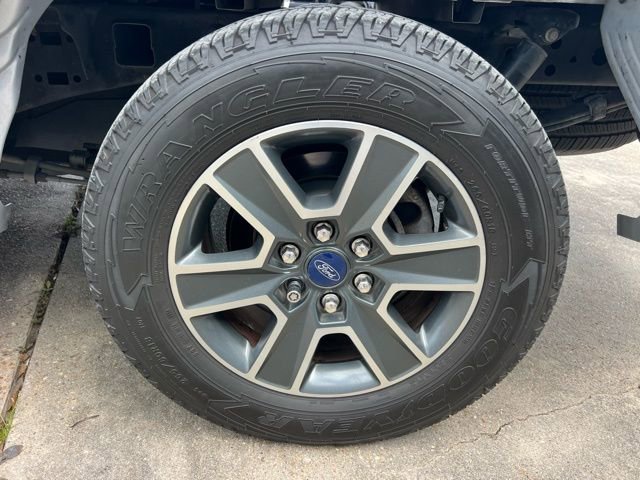 Used 2016 Ford F150 XLT w/ Equipment Group 302A Luxury image 13