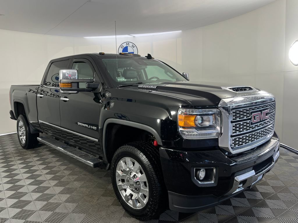 Used 2019 GMC Sierra 2500 Denali w/ Duramax Plus Package AWD/4WD image 1