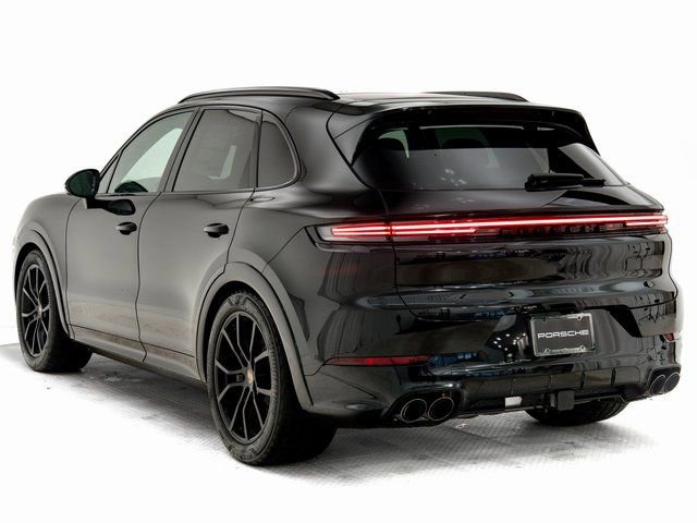 New 2026 Porsche Cayenne GTS image 3