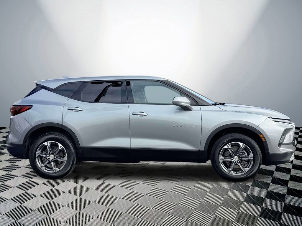 Used 2025 Chevrolet Blazer LT image 6