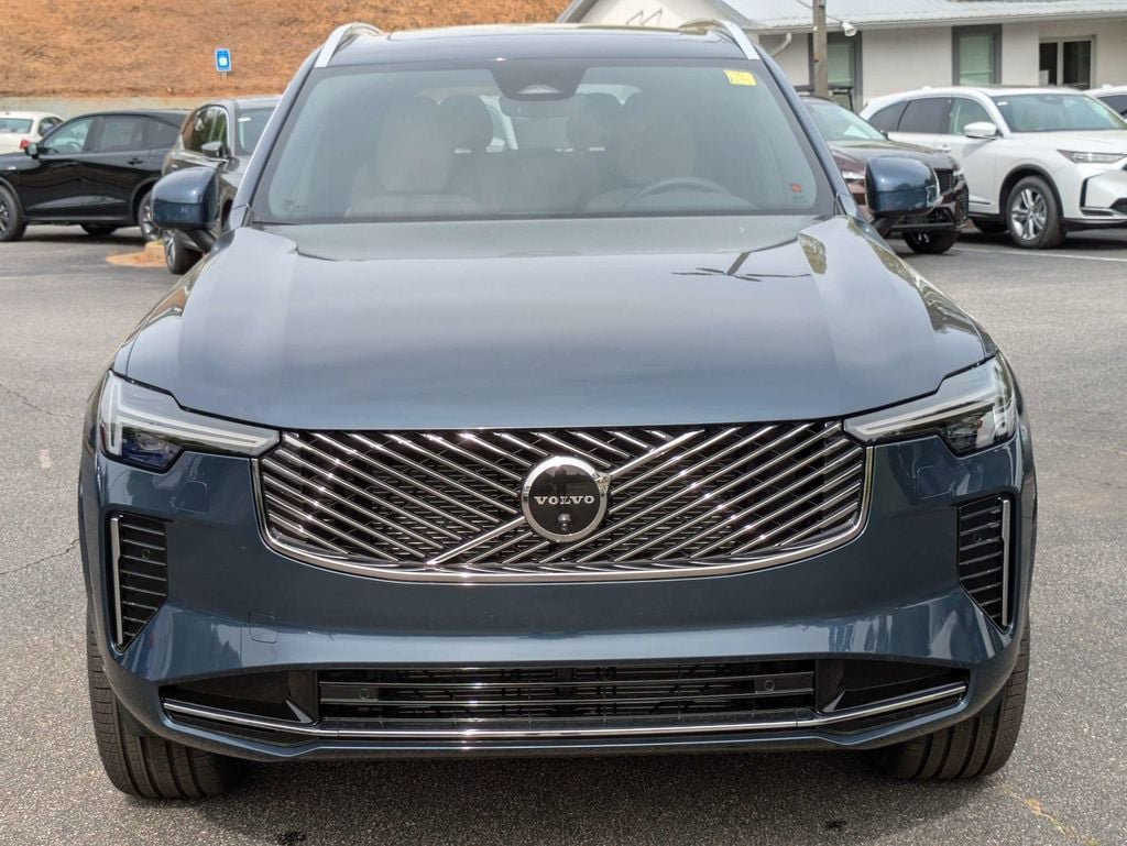 New 2026 Volvo XC90 B5 Plus w/ Protection Package Premier image 9