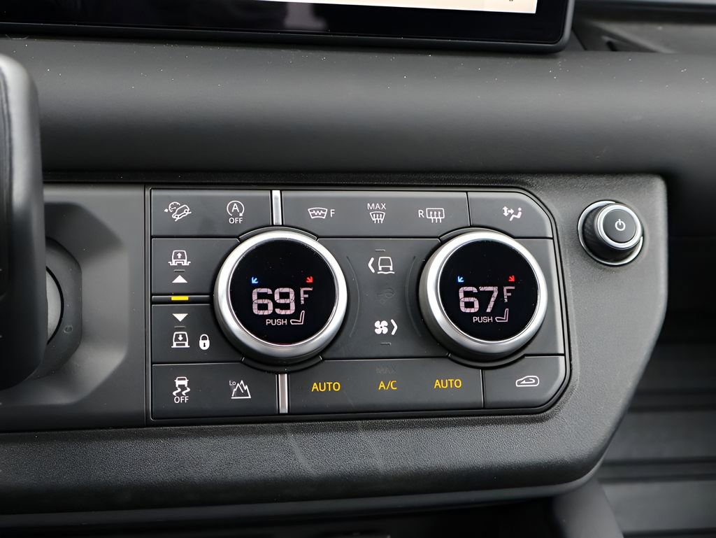 Certified 2024 Land Rover Defender 110 X-Dynamic SE AWD/4WD image 25