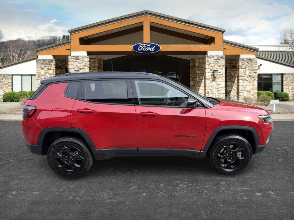 Used 2023 Jeep Compass Trailhawk w/ Trailhawk Elite Group AWD/4WD image 4