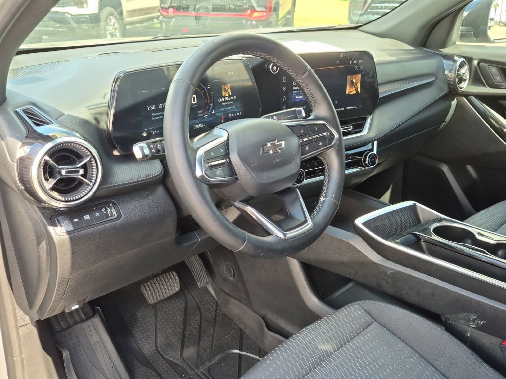 Used 2025 Chevrolet Equinox LT w/ Safety and Technology Package AWD/4WD image 35