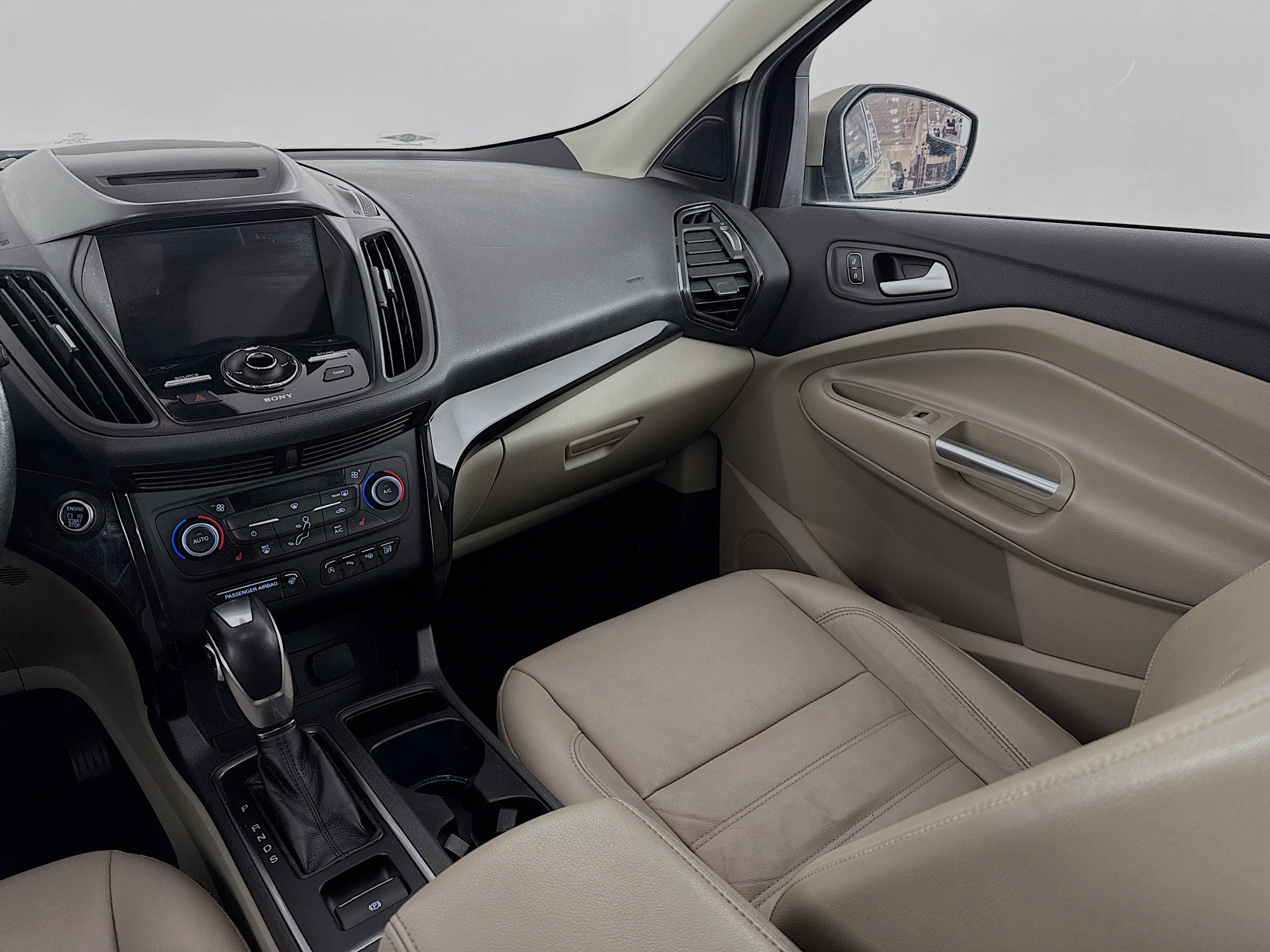 Used 2018 Ford Escape Titanium image 24