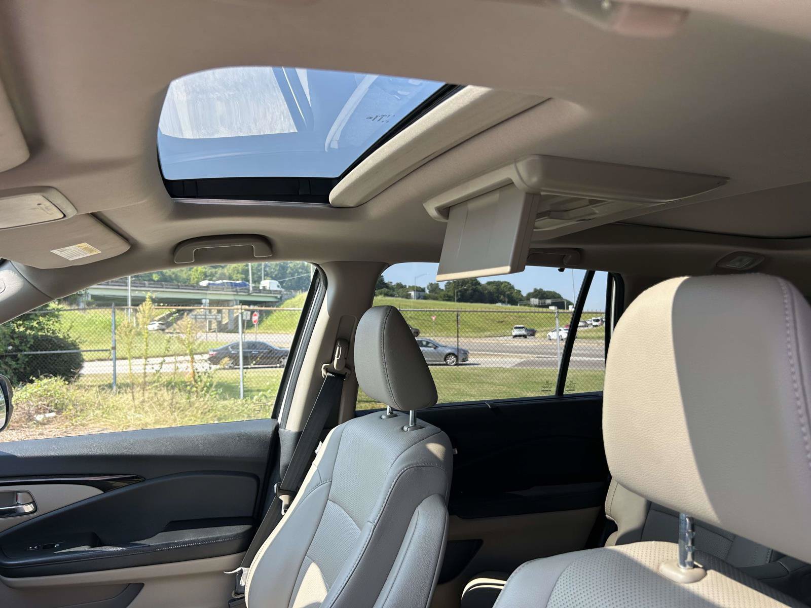 Certified 2018 Honda Pilot Elite image 9