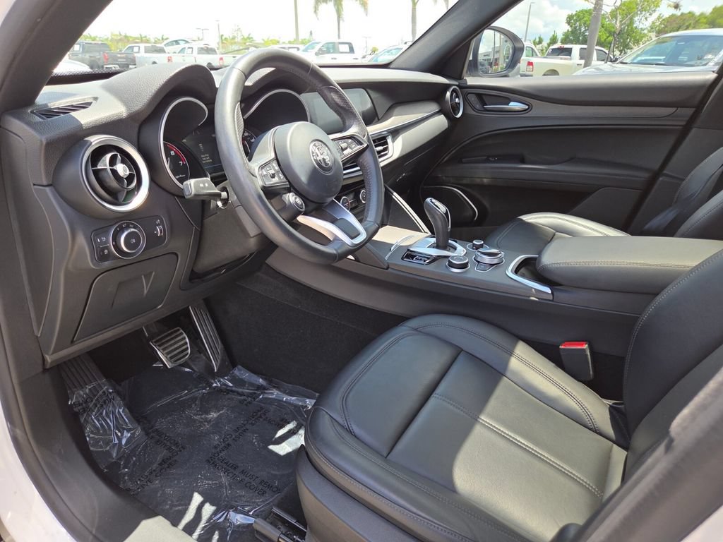 Used 2022 Alfa Romeo Stelvio Ti AWD/4WD image 29