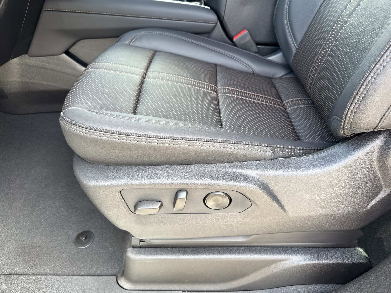 New 2026 Chevrolet Suburban High Country w/ Sun And Tow Package image 20