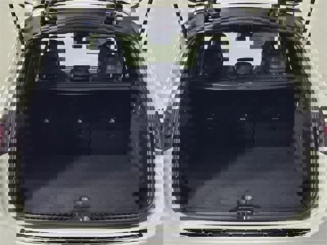 Used 2025 Mercedes-Benz GLC 350e 4MATIC image 35