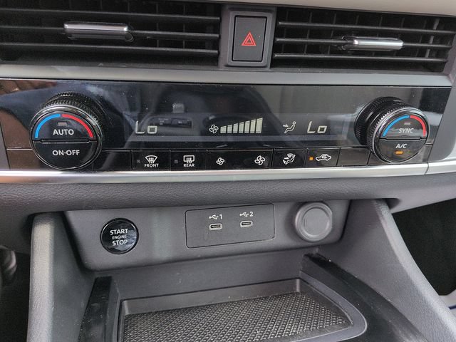 Used 2025 Nissan Rogue SV FWD image 22