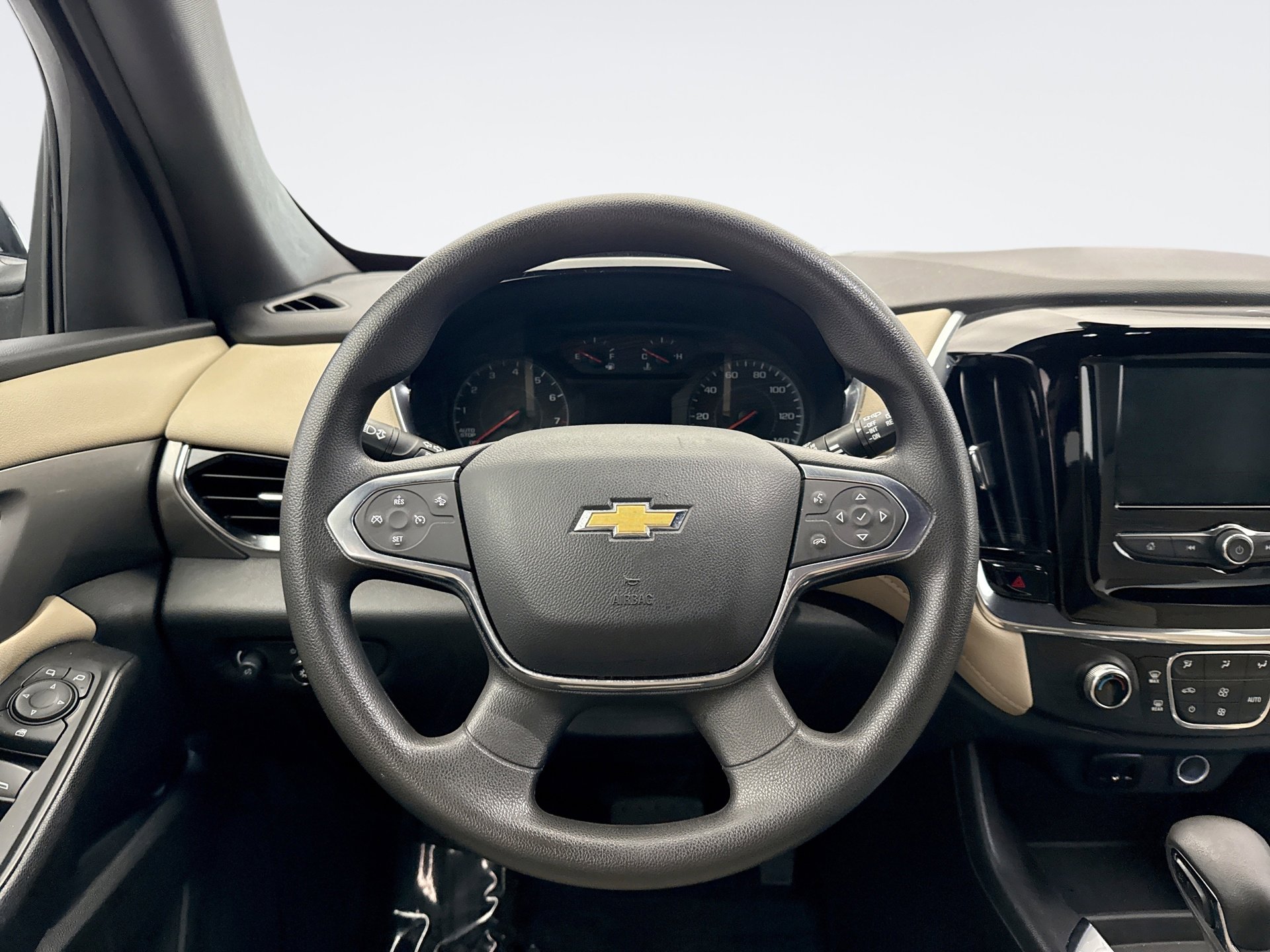 Used 2023 Chevrolet Traverse LS image 12