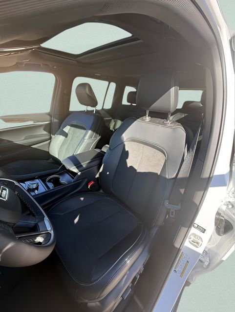 New 2026 Jeep Grand Cherokee Altitude image 19