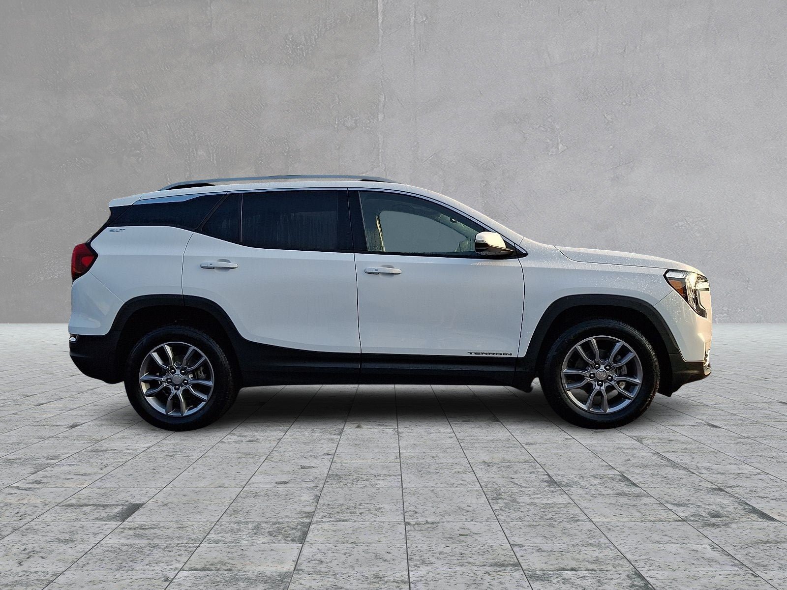 Certified 2022 GMC Terrain SLT AWD/4WD image 4