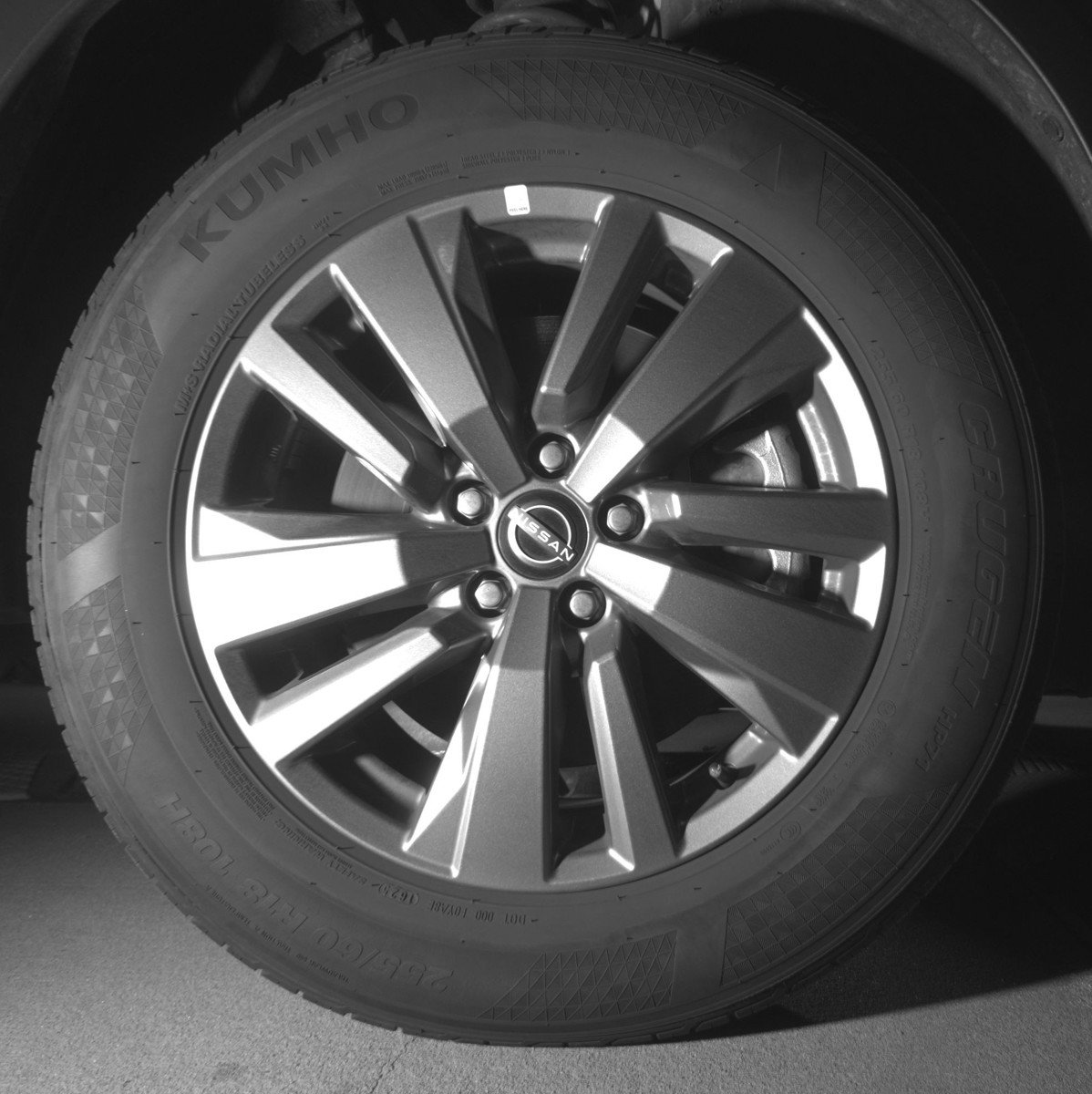 Used 2025 Nissan Pathfinder SV image 13