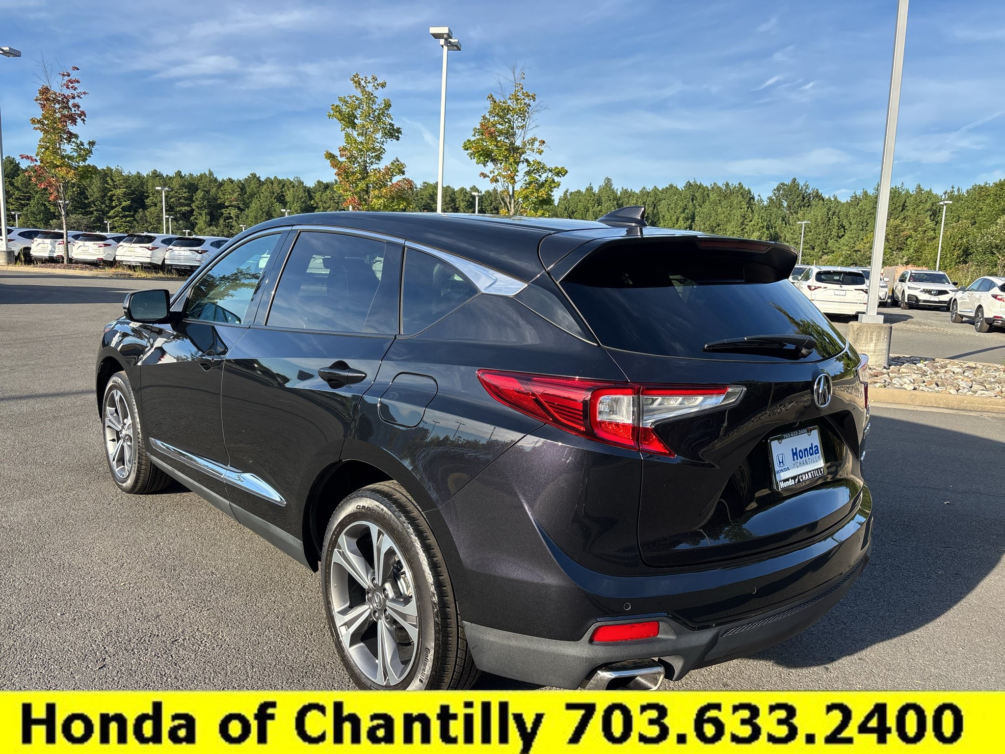 Used 2023 Acura RDX w/ Advance Package AWD/4WD image 3