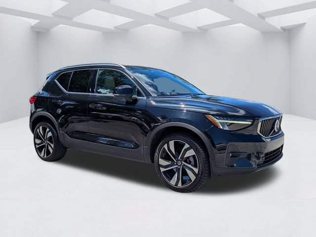 Certified 2023 Volvo XC40 B5 Plus w/ Protection Package Premier AWD/4WD image 2