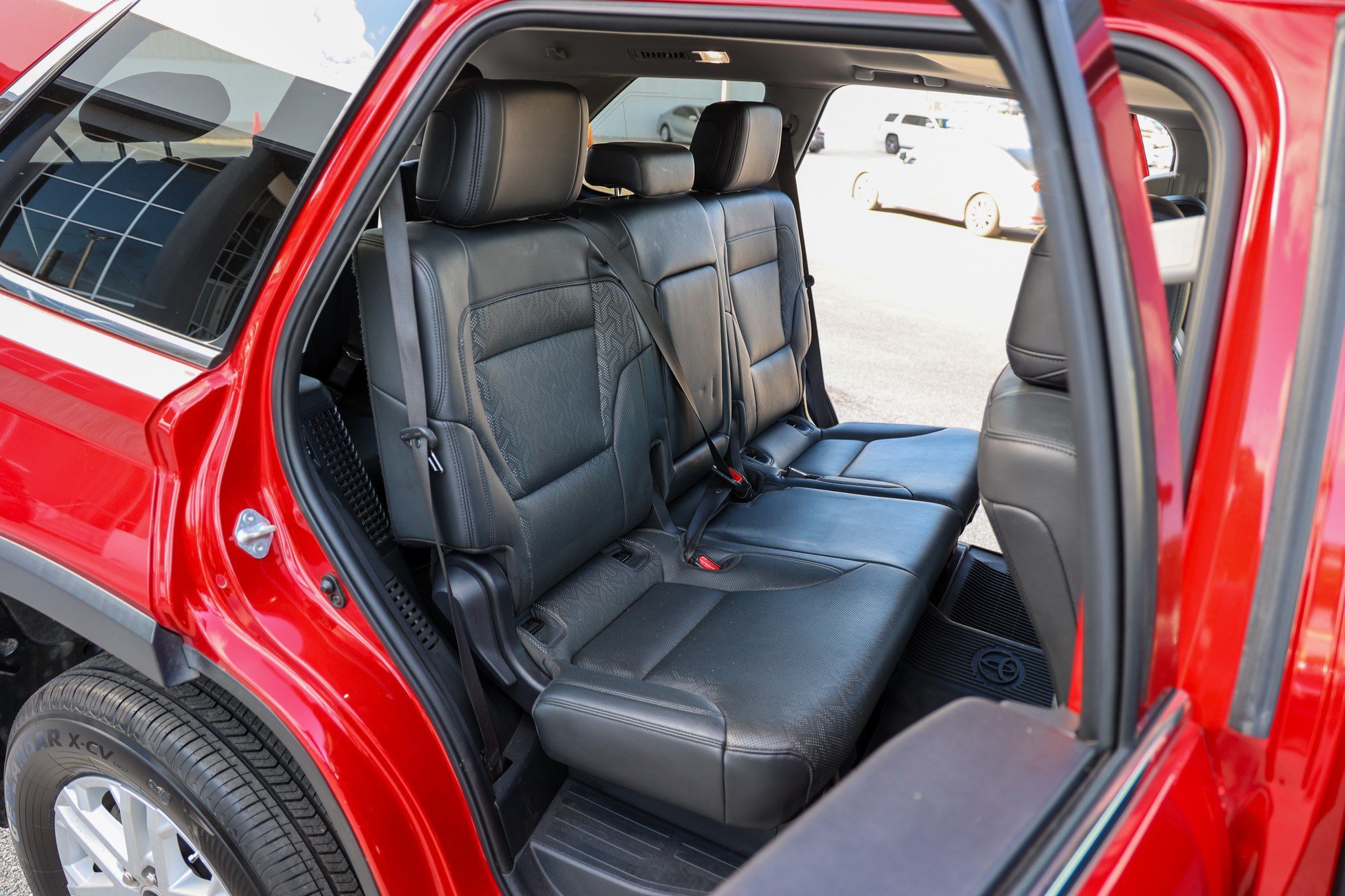 Used 2023 Toyota Sequoia SR5 w/ SR5 Premium Package RWD image 43