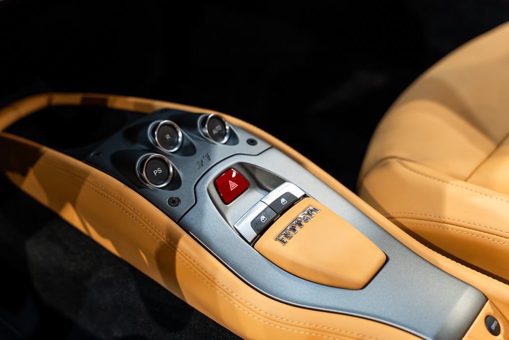 Used 2010 Ferrari 458 Italia Coupe RWD image 43
