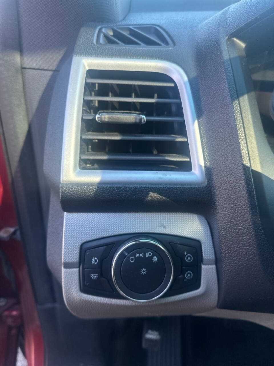 Used 2012 Ford Explorer XLT AWD/4WD image 13