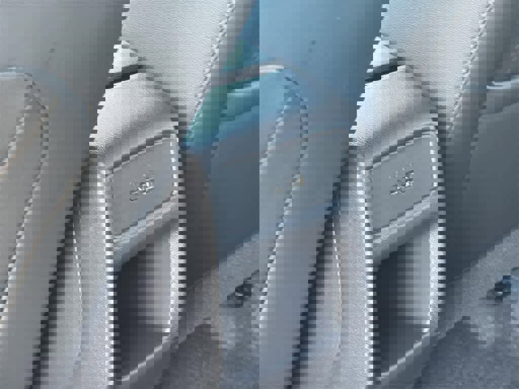 Used 2025 Chevrolet Trax RS w/ Sunroof Package image 30