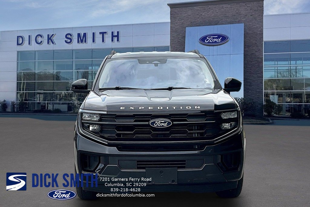 Used 2025 Ford Expedition Max Active RWD image 2