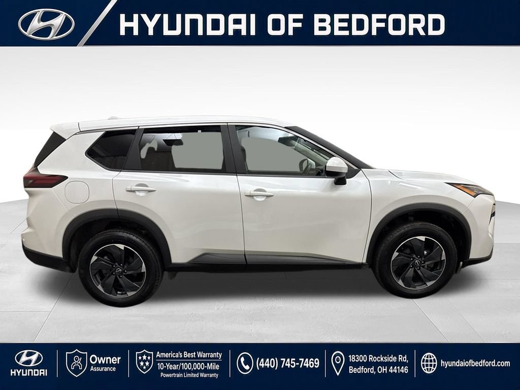 Used 2024 Nissan Rogue SV AWD/4WD image 4