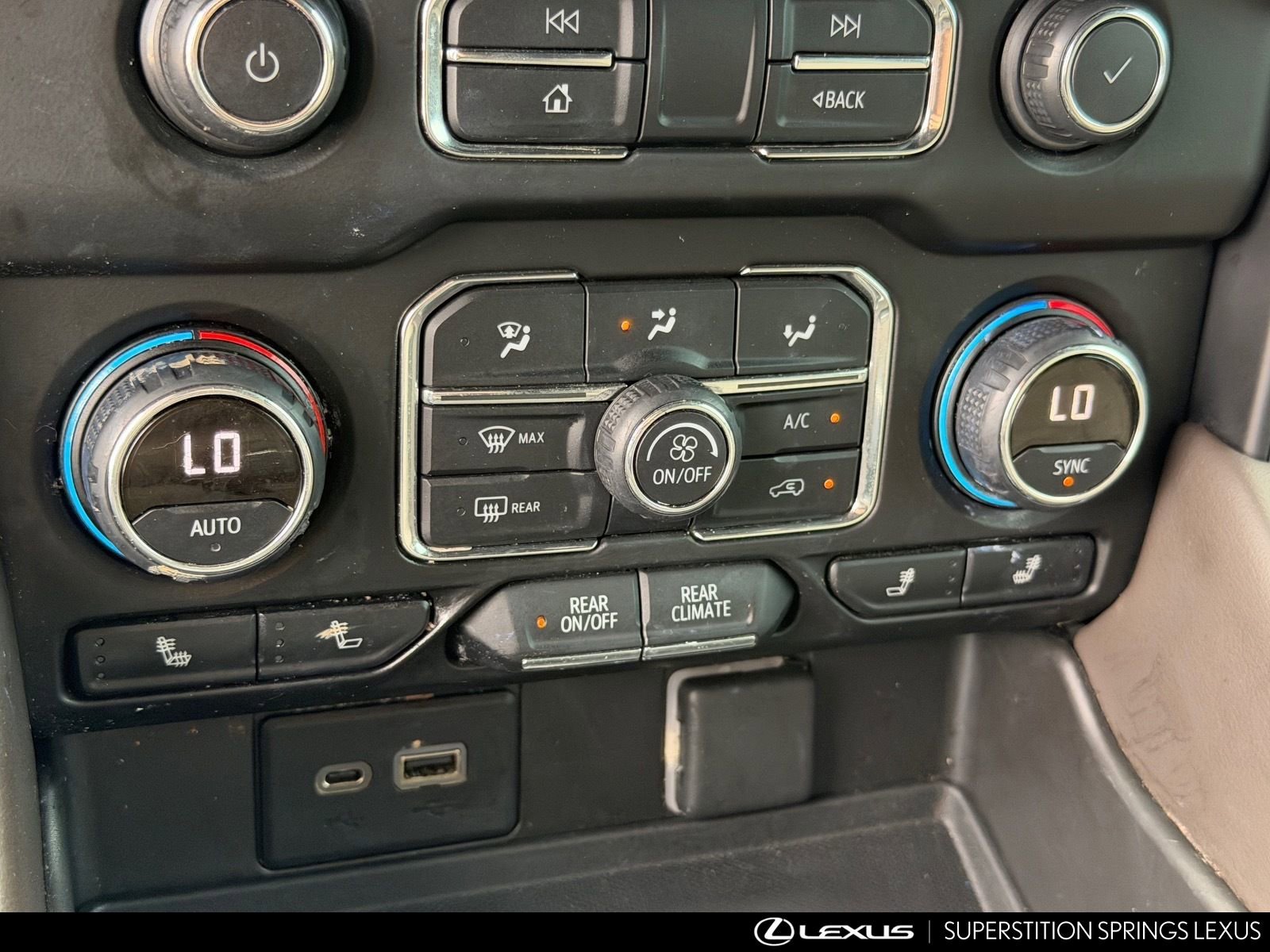 Used 2021 Chevrolet Tahoe Z71 w/ Z71 Off-Road Package image 25