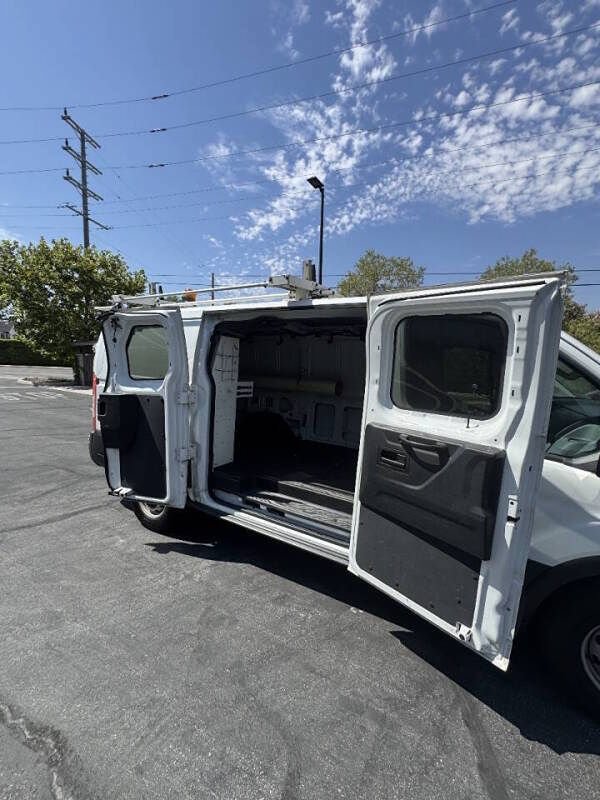 Used 2016 Ford Transit 150 130 Low Roof RWD image 8