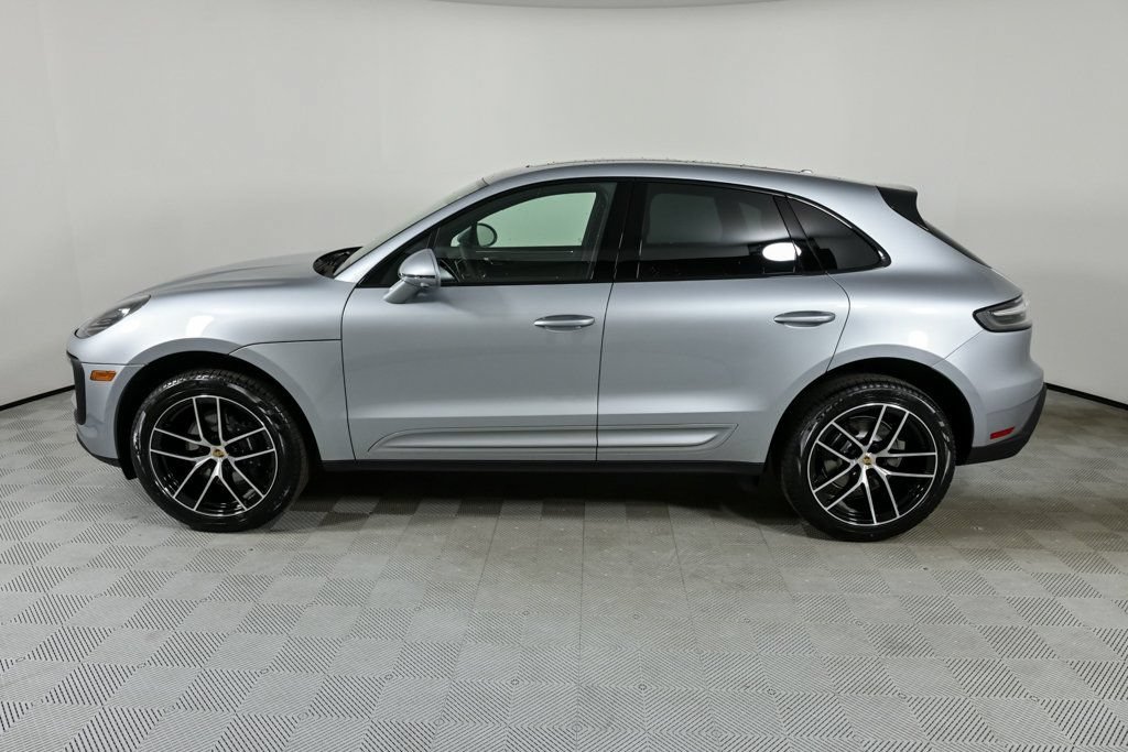 Certified 2026 Porsche Macan AWD/4WD image 2