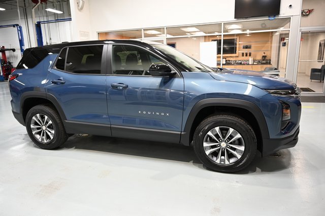New 2026 Chevrolet Equinox LT image 4