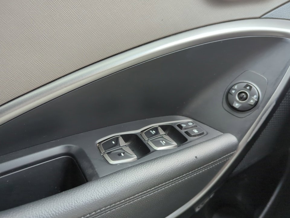 Used 2018 Hyundai Santa Fe Sport FWD image 30