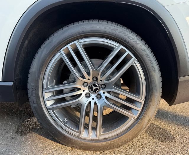 New 2026 Mercedes-Benz GLS 450 4MATIC image 11