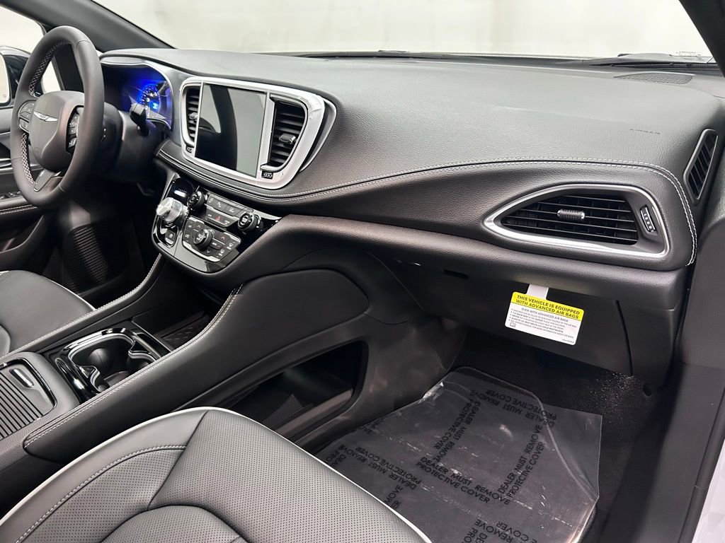 New 2026 Chrysler Pacifica Limited w/ S Appearance Package image 20