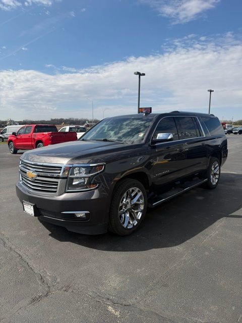 Used 2017 Chevrolet Suburban Premier image 4