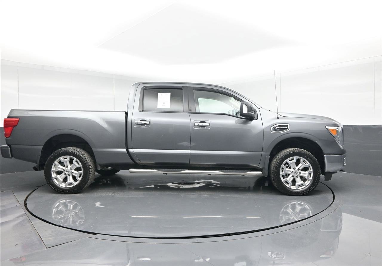 Used 2016 Nissan Titan SV RWD image 4