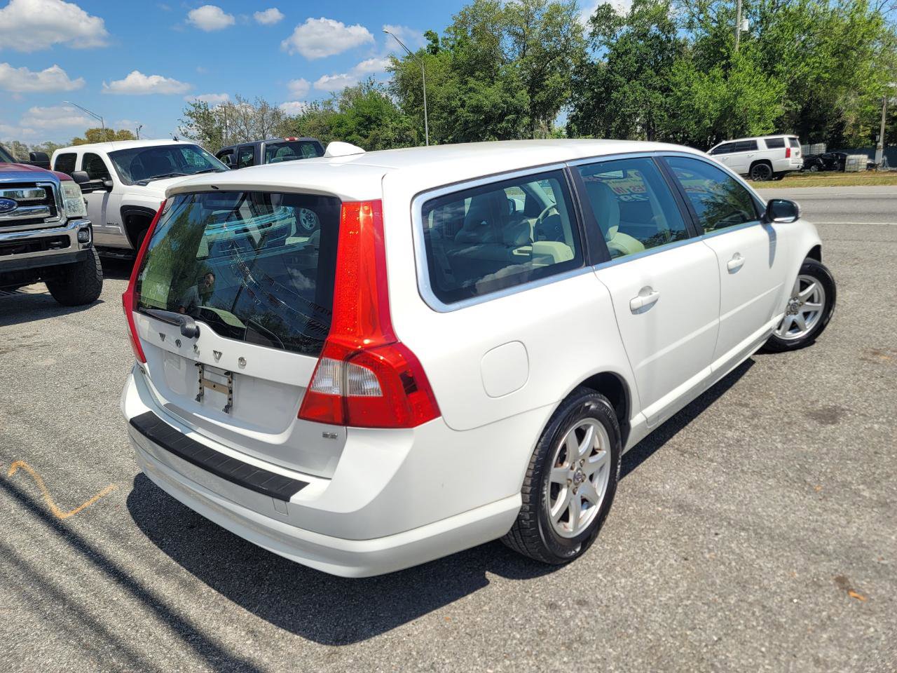 Used 2008 Volvo V70 image 7